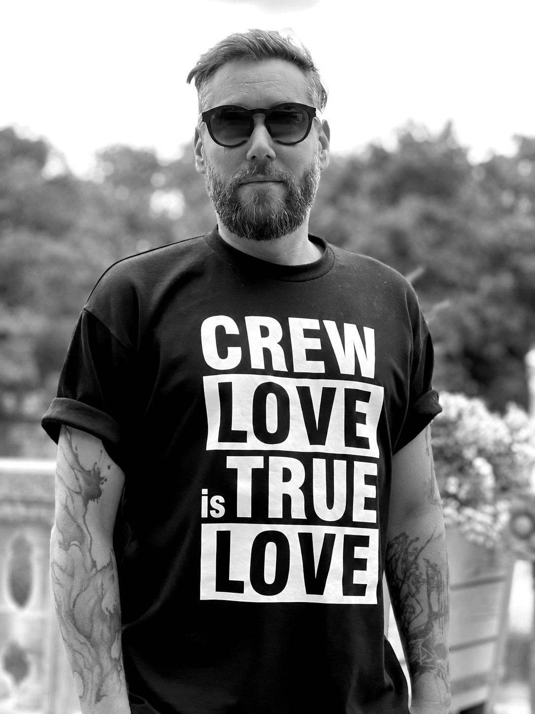 Christopher Hacker im Crew-Love-Shirt